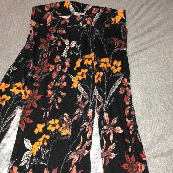 Charlotte Russe Dresses & Skirts - Maxi skirt with 2 slits